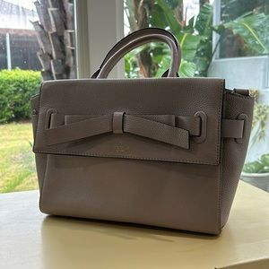 Like new genuine leather Kate Spade hand bag with shoulder strap